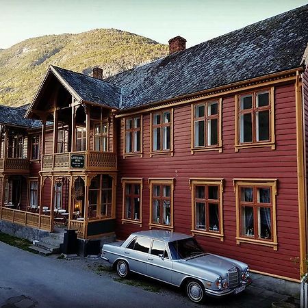 Laerdalsoren Motor Guesthouse Lærdalsøyri Екстериор снимка