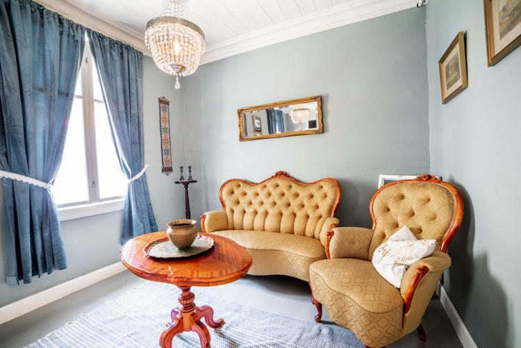 Laerdalsoren Motor Guesthouse Lærdalsøyri Екстериор снимка