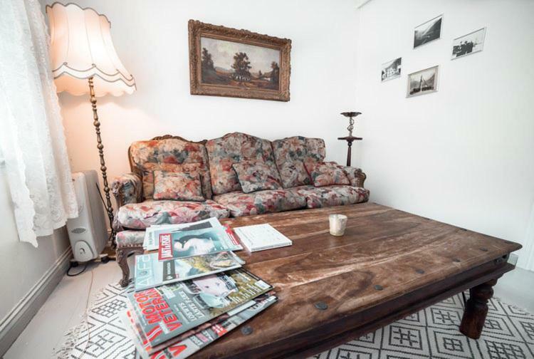 Laerdalsoren Motor Guesthouse Lærdalsøyri Екстериор снимка
