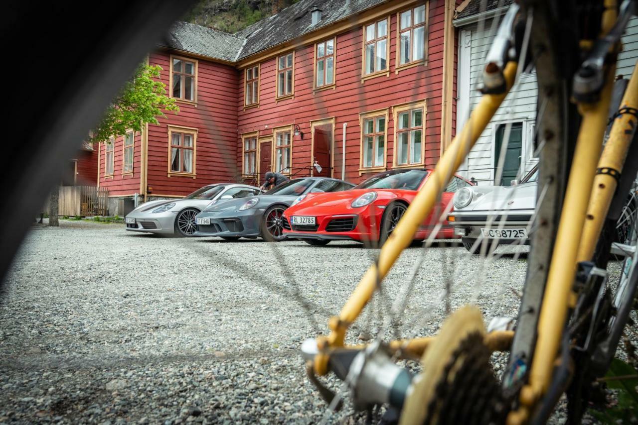 Laerdalsoren Motor Guesthouse Lærdalsøyri Екстериор снимка